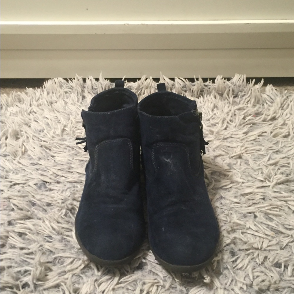 ANKLE BOOTIES